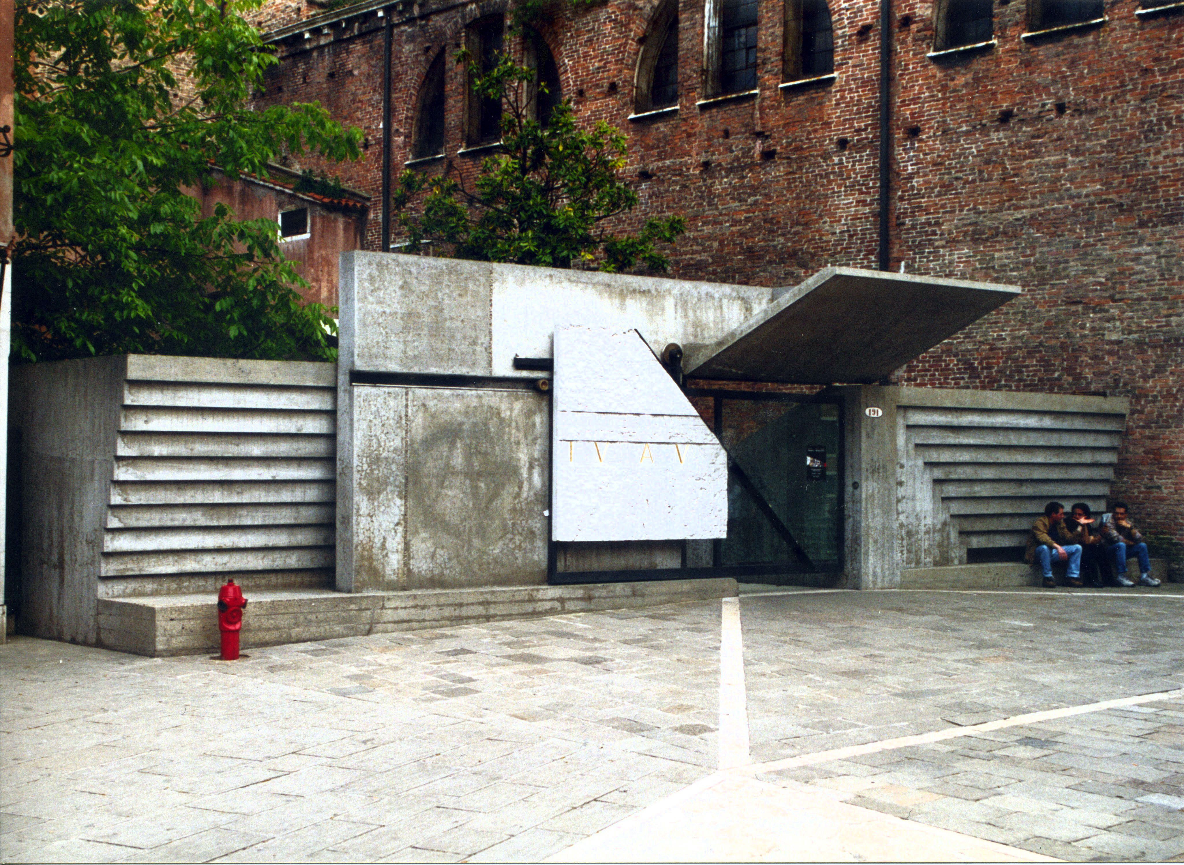 Open Sesame Entrance To The Architecture Faculty Of Venice University By Carlo Scarpa Middleton Van Jonker